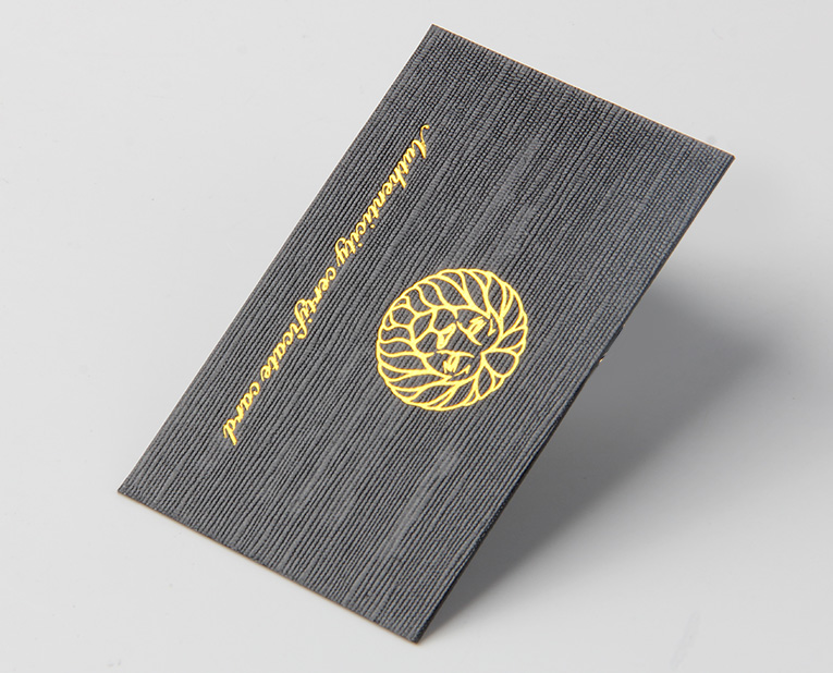 關(guān)于燙金的腦洞，被皮具吊牌廠家的譚師傅畫上句號(hào)