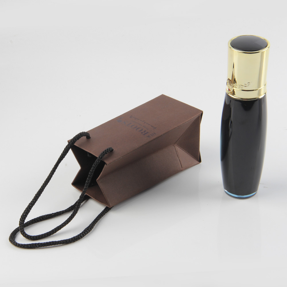 充電器的產(chǎn)品這么小紙袋是不是也該做這么小呢？